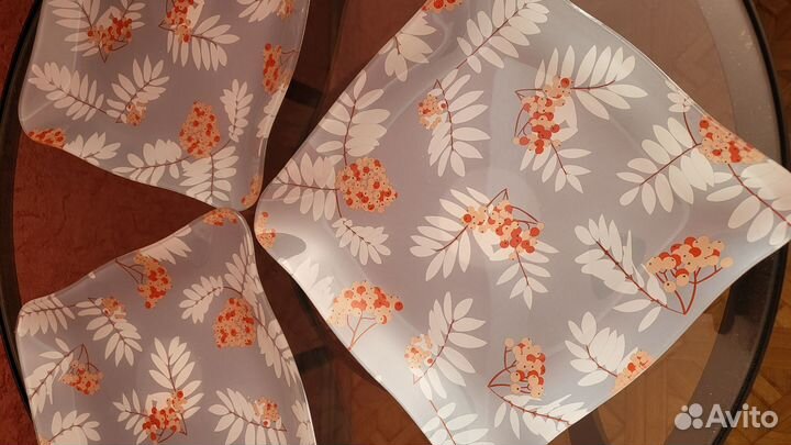 Новые тарелки, блюда стеклокерамика