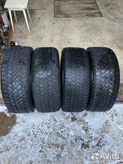 Gislaved Nord Frost 200 215/55 R17 98T