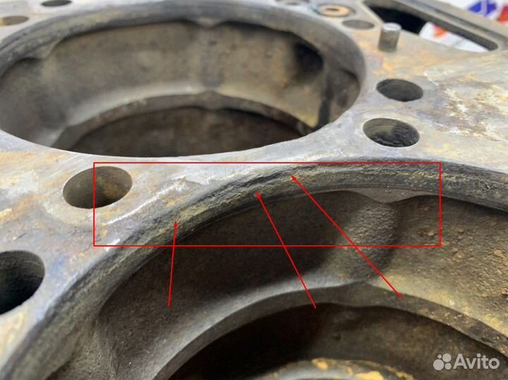 2055383 Блок цилиндров двигателя