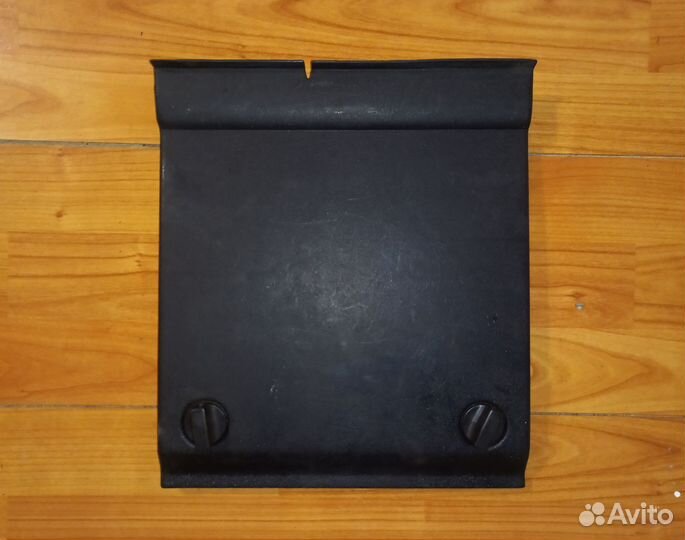 Накладка (лючок) багажника Пассат Б3 универсал