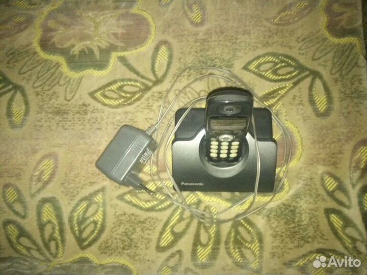 Радиотелефон panasoniс с базой питания