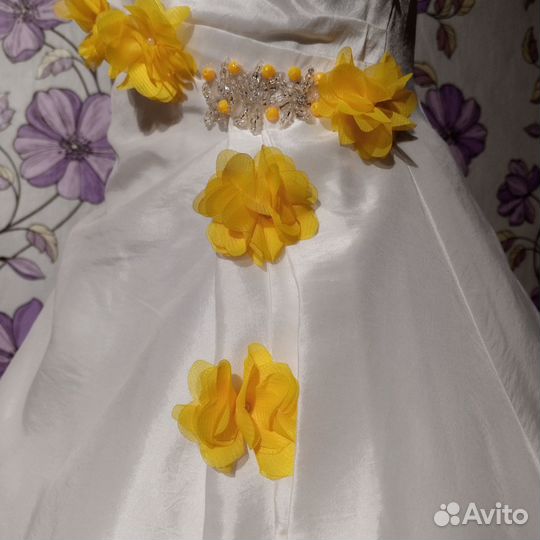 Нарядное платье для девочки 134 140 белое