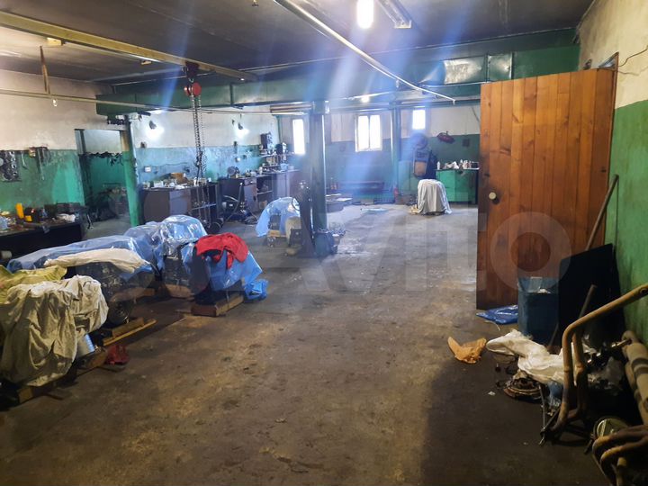 Гараж, > 30 м²