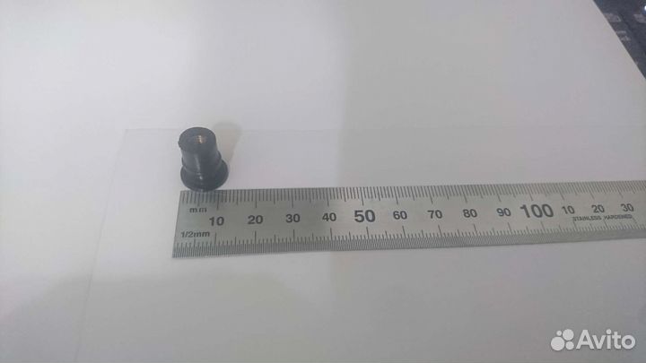 Закладная гайка крепления мото пластика