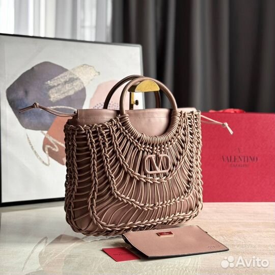 Плетенные сумки valentino