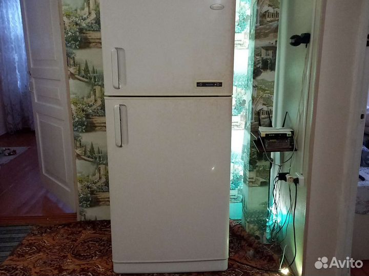 Холодильник бу большой