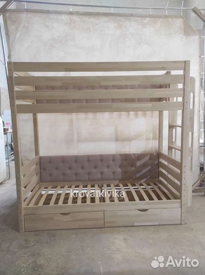 Кровать детская двухъярусная с каретной стяжкой