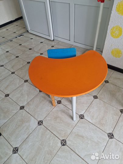 Стол со стульчиком