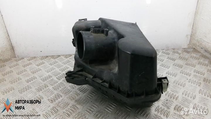 Корпус воздушного фильтра Toyota Verso 2010