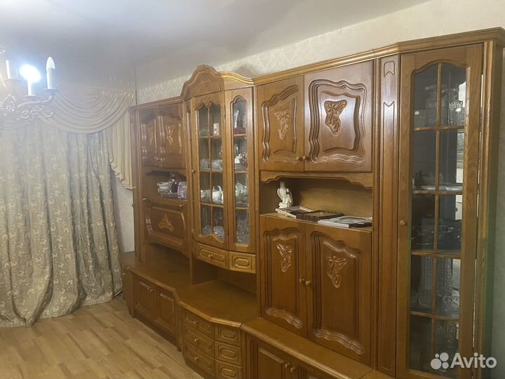 Стенка из массива дуба