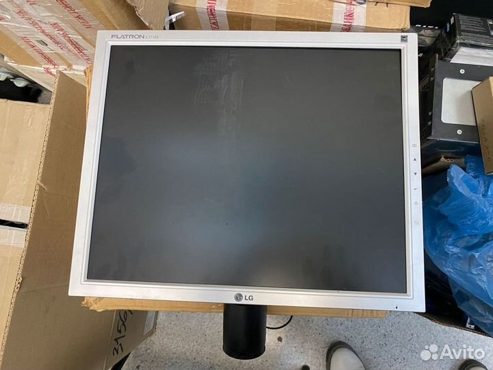 Монитор LG Flatron L1718S-SN