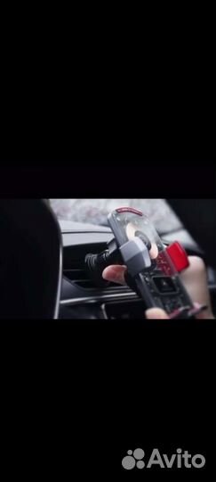 Автомобильный держатель с беспроводной зарядкой