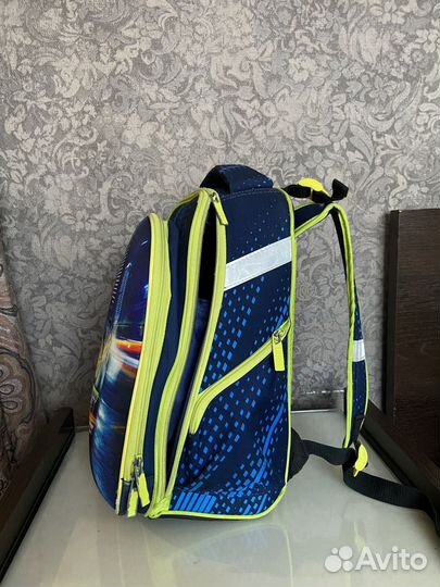 Портфель (рюкзак) школьный