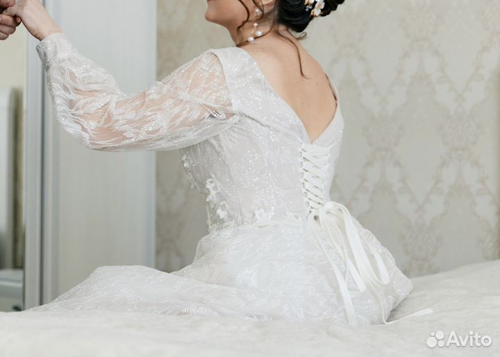 Свадебное платье с длинным рукавом