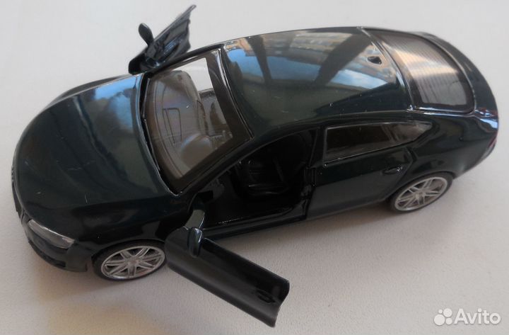 Металлическая машинка Audi A7 - уменьшенная копия