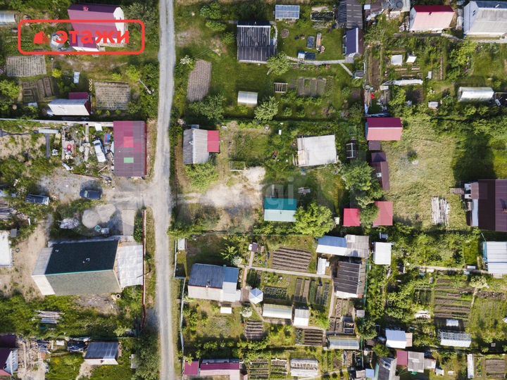 Дом 32 м² на участке 9,9 сот.