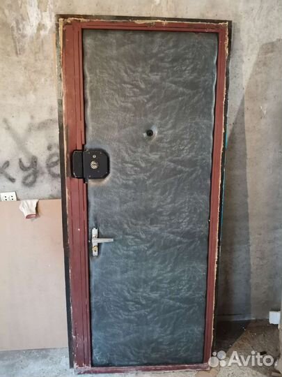 Дверь входная металлическая