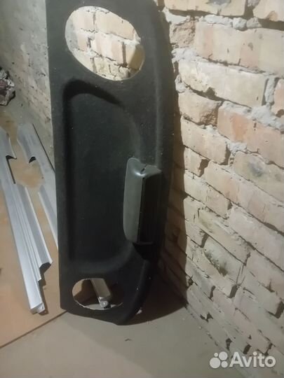 Задняя полка