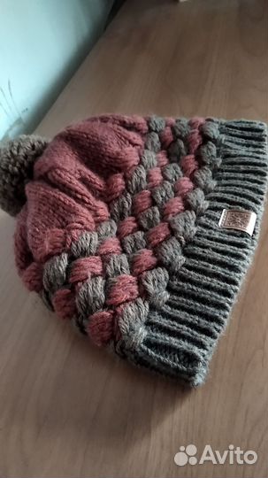 Шапка женская вязаная