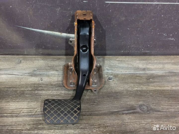 Педаль тормоза Volkswagen Tiguan