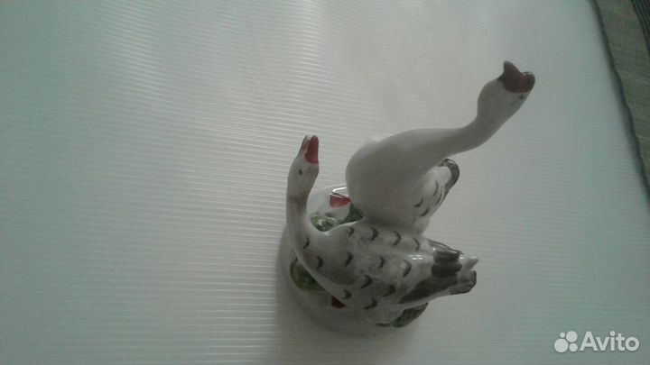 Фарфор. Два гуся