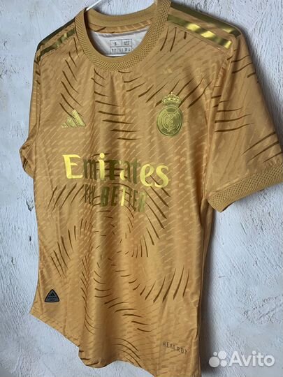 Футбольная форма Реал Мадрид 24/25 золотая