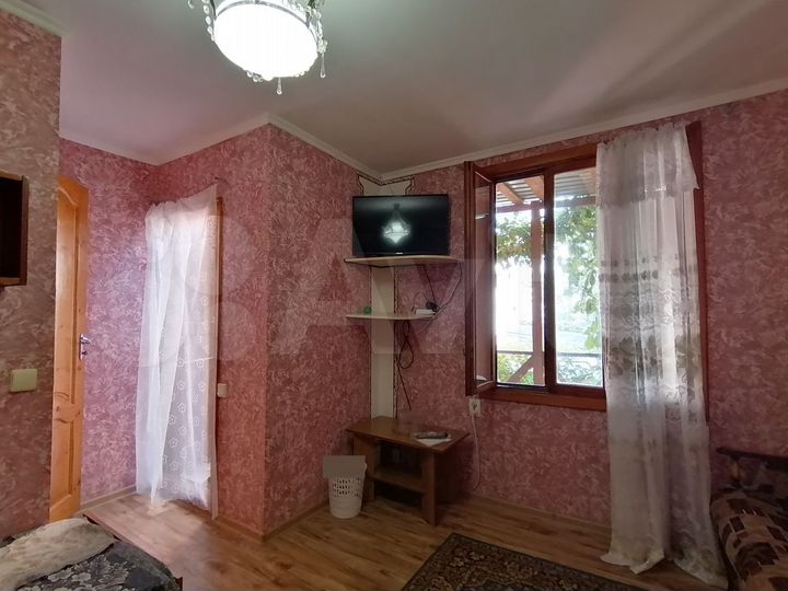 Комната 20 м² в 4-к., 1/2 эт.