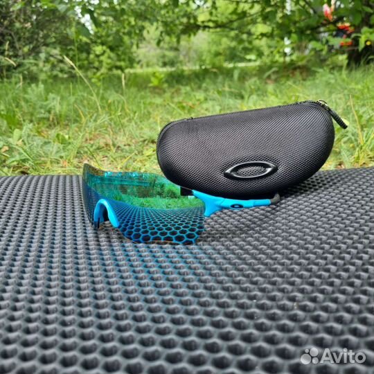 Спортивные очки Oakley