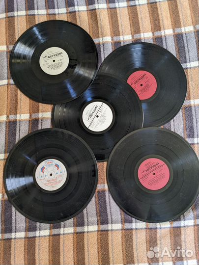 Проигрыватель винила Alive