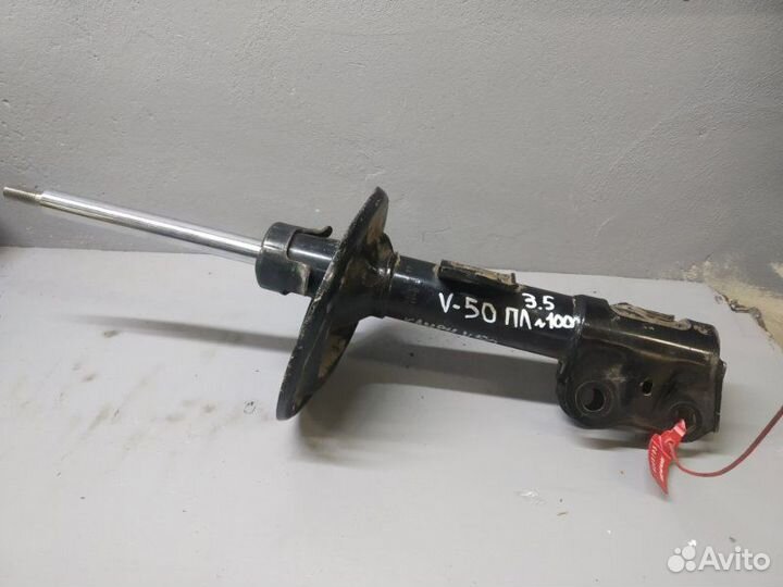 Амортизатор передний левый Toyota Camry V-50 3.5