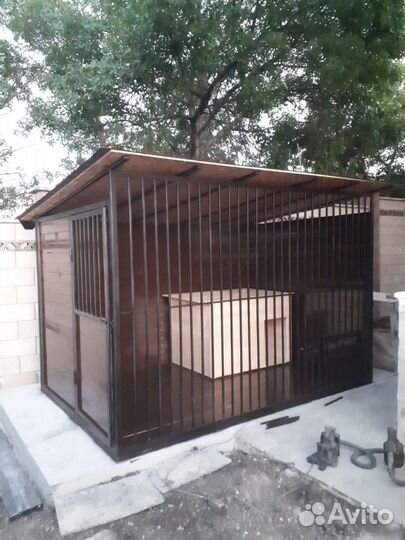 Вольер будка