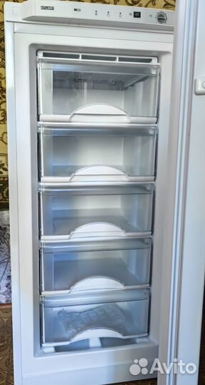 Продаю морозильную камеру