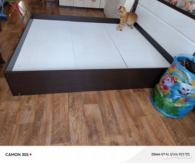 Кровать с матрасом 140 200 бу