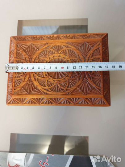 Шкатулка резная деревянная