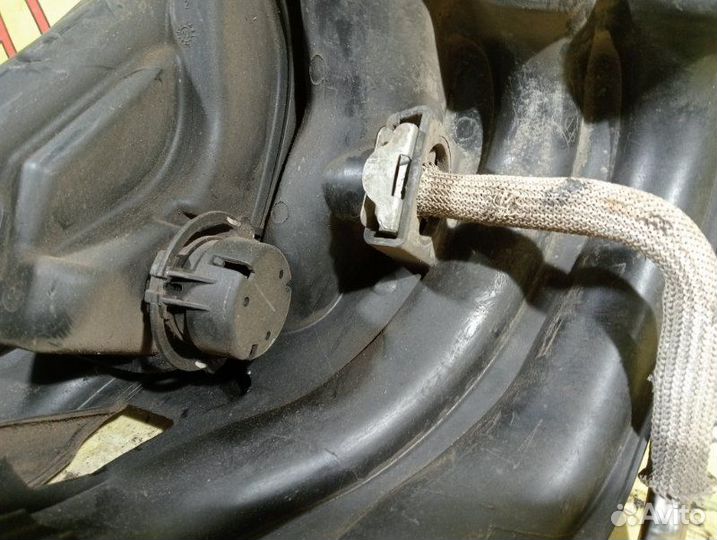 Коллектор впускной Peugeot 406 седан 1.8 PSA6FZ