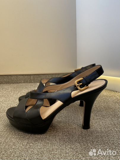 Оригинальные туфли Prada