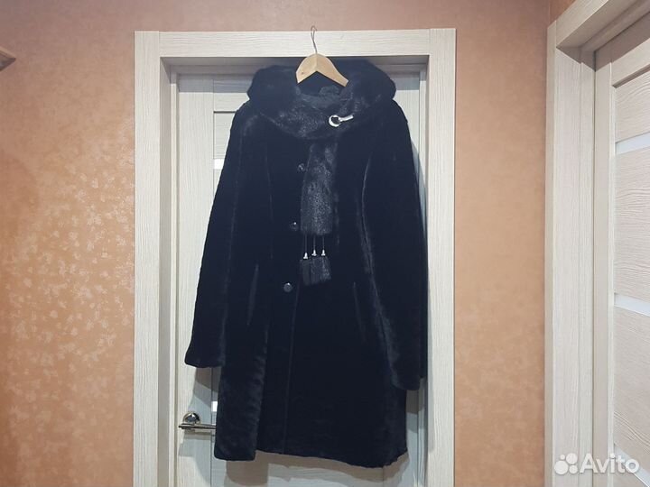 Шуба мутоновая с капюшоном