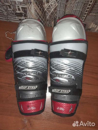 Щитки хоккейные 12