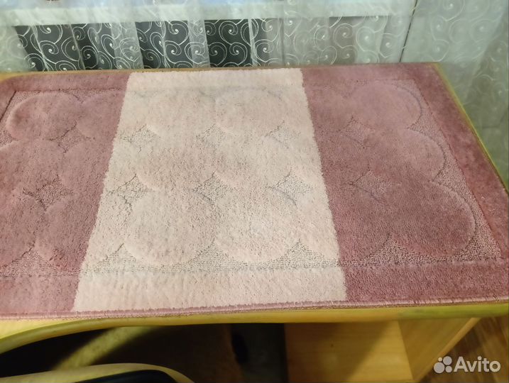 Шторка и коврик для ванной