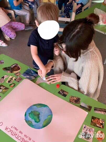 Няня воспитатель