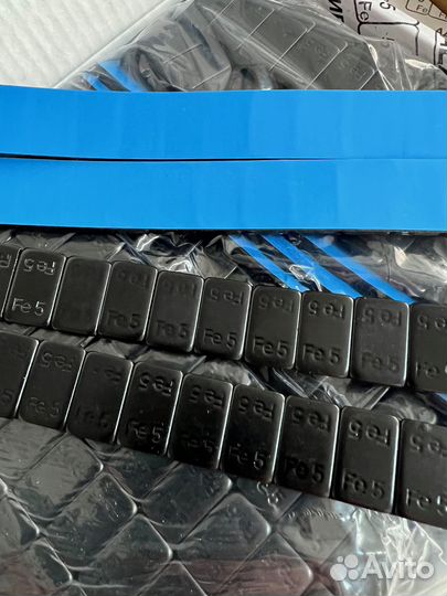 Груза самоклеющиеся черные 100шт