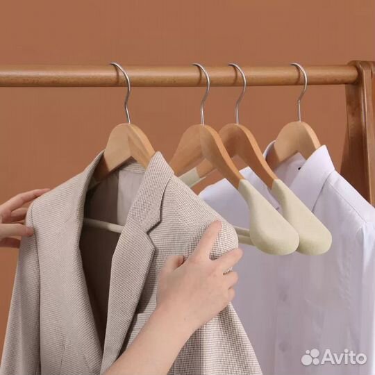 Вешалки для одежды— плечики деревянные широкие 44