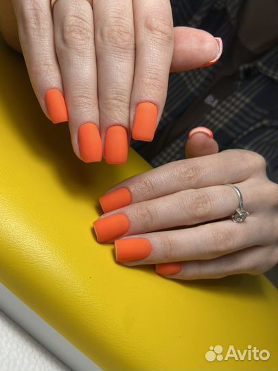 Маникюр и педикюр