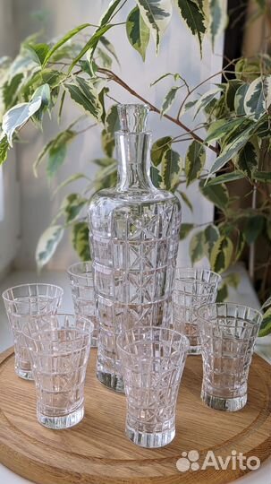 Хрусталь, фарфор, стекло, рюмки, тарелки, стаканы