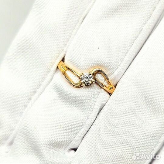 Золотое кольцо с камнем 15,5р