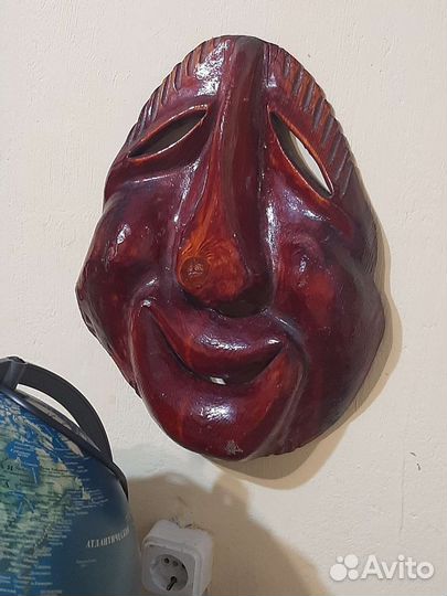 Маска деревянная настенная