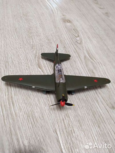 Сборная модель самолёта Су-2