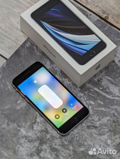 iPhone SE (2020), 64 ГБ