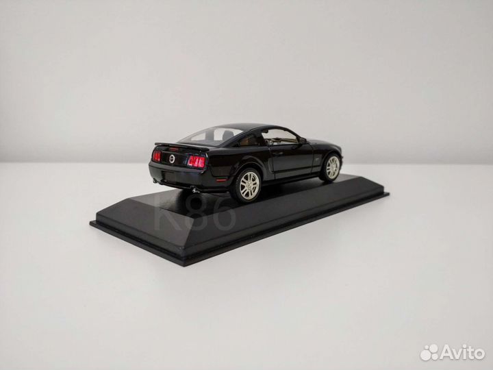 Ford Mustang GT black minichamps 1/43