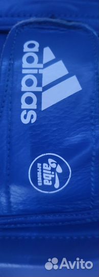 Боксерский шлем adidas aiba